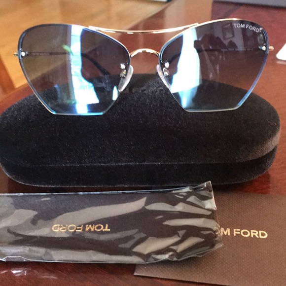 Tom Ford Accessories - Tom Ford Annabel sun❌Sold❌